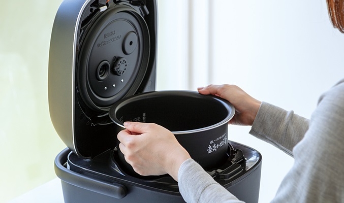 Nồi cơm điện Zojirushi NW-JE18