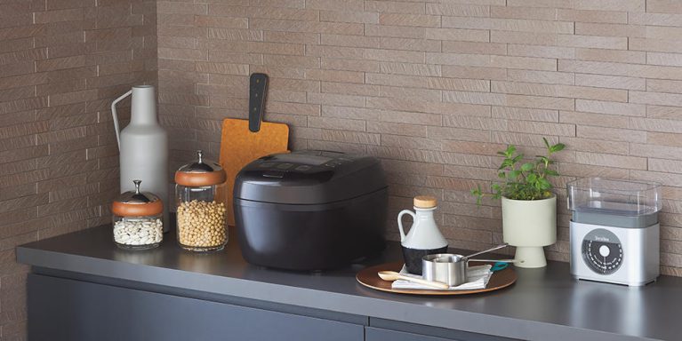 Nồi cơm điện TIGER JPI-T180