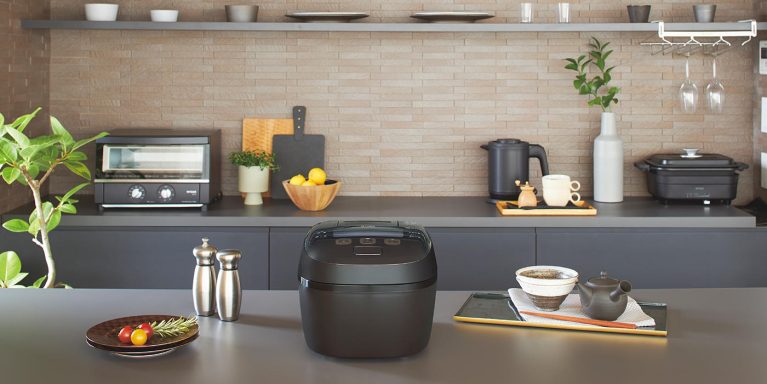 Nồi cơm điện TIGER JPI-T180